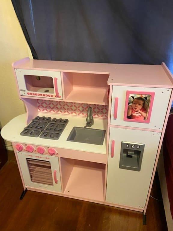 Melissa and doug pink kitchen online