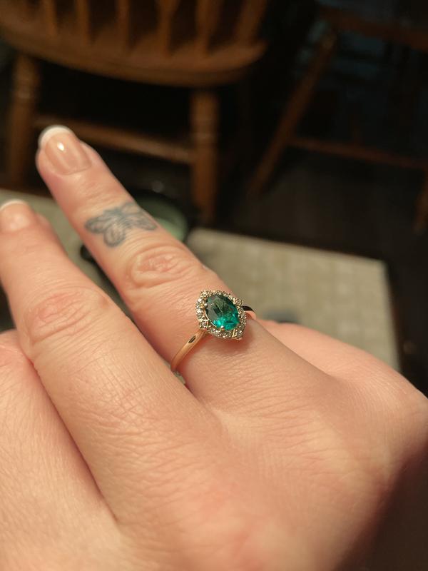 Michael hill 2025 emerald ring