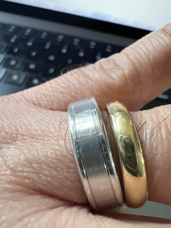 Men's Wedding Band in 10kt Yellow Gold