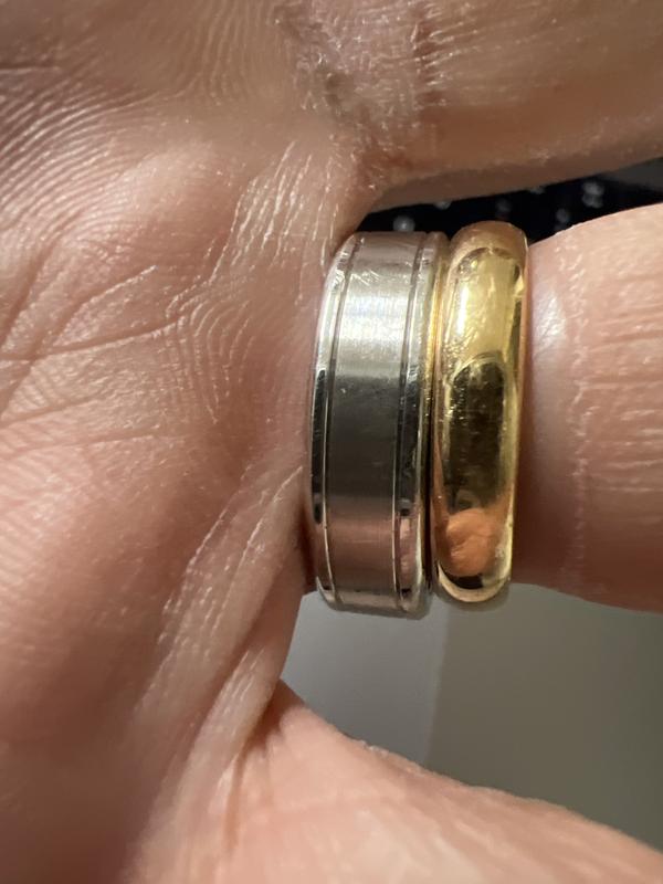 Men's Wedding Band in 10kt Yellow Gold