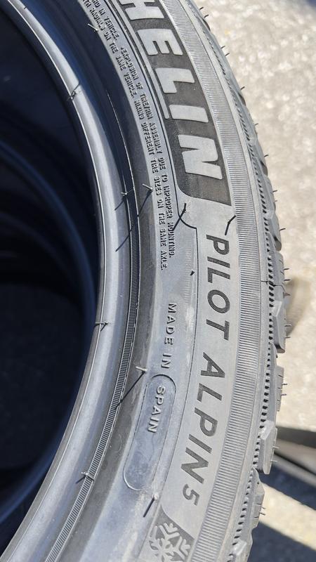MICHELIN Michelin® Alpin Pilot | Canada 5 Car Tire -