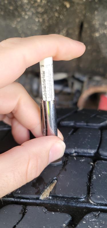 Front tire center of tread