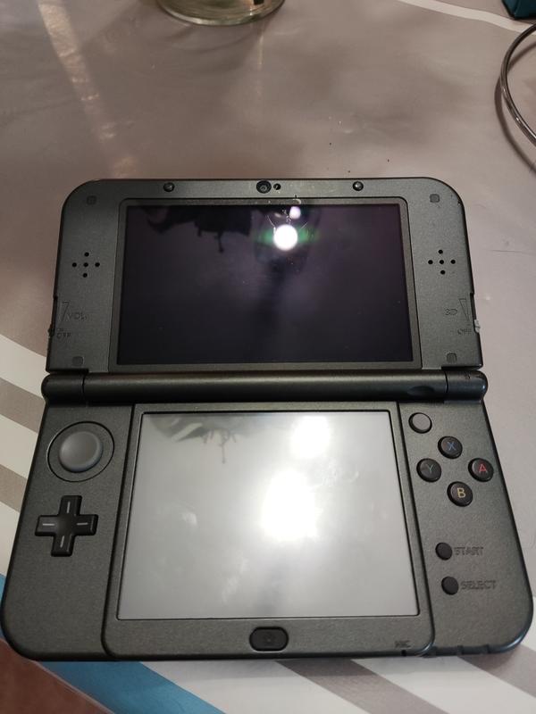 Console New 3DS XL Noir Métallique pas cher 