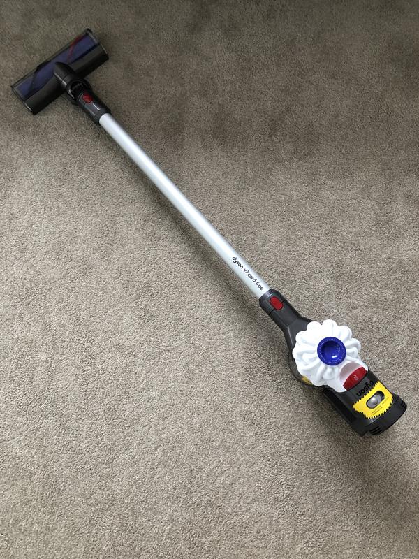 v7 cord free handstick vacuum silver 248407 01