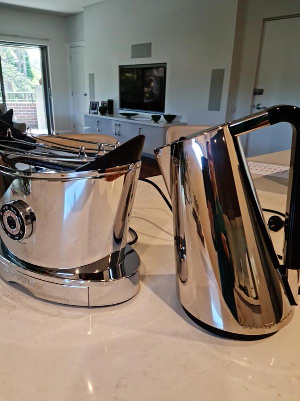 Bugatti kettle and outlet toaster set