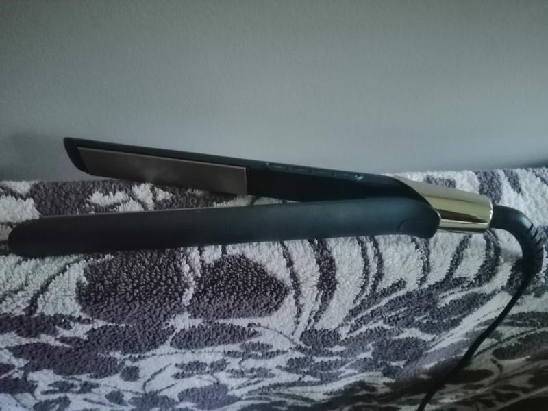 Remington Remington Advanced Coconut Therapy Straightener Green