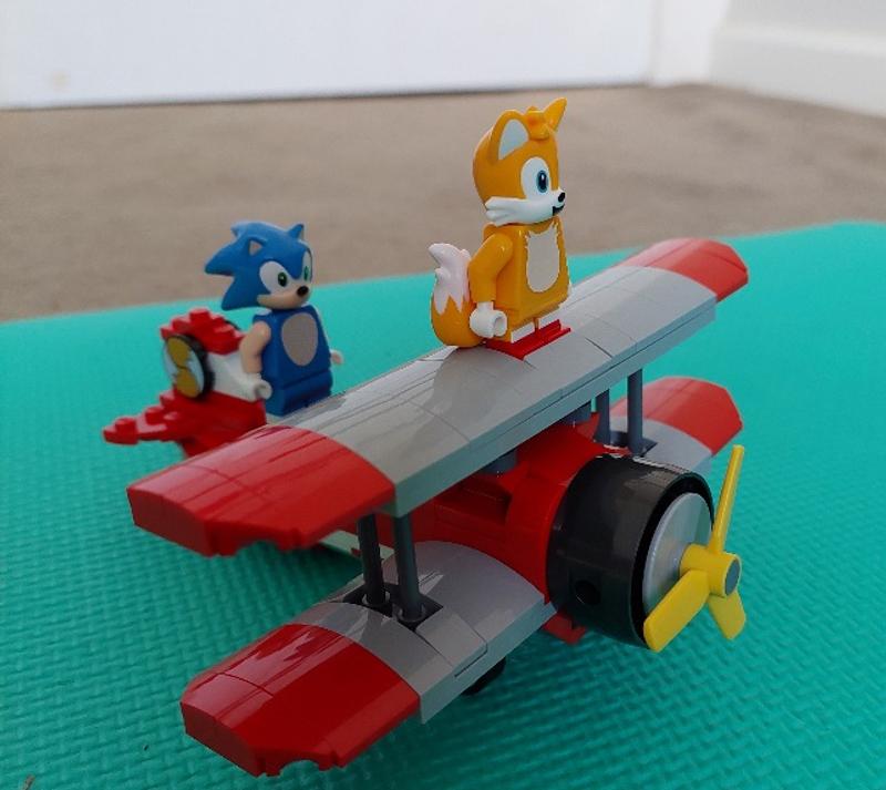LEGO Sonic The Hedgehog Tails' Workshop And Tornado Plane 76991