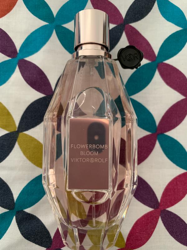 Flowerbomb best sale bloom review