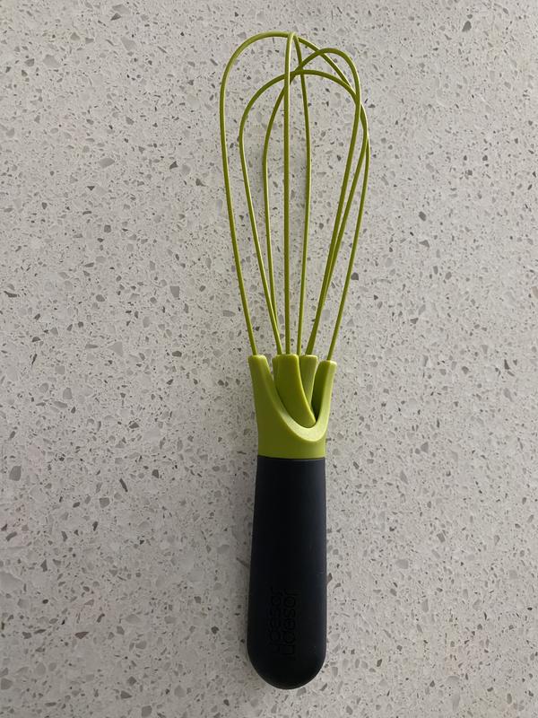  Joseph Joseph 10539 Twist Whisk 2-In-1 Collapsible Balloon and  Flat Whisk Silicone Coated Steel Wire, Gray/Green: Home & Kitchen