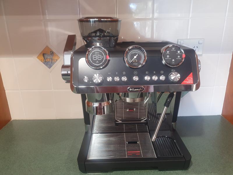 Delonghi La Specialista Maestro Coffee Machine In Black EC9665BM