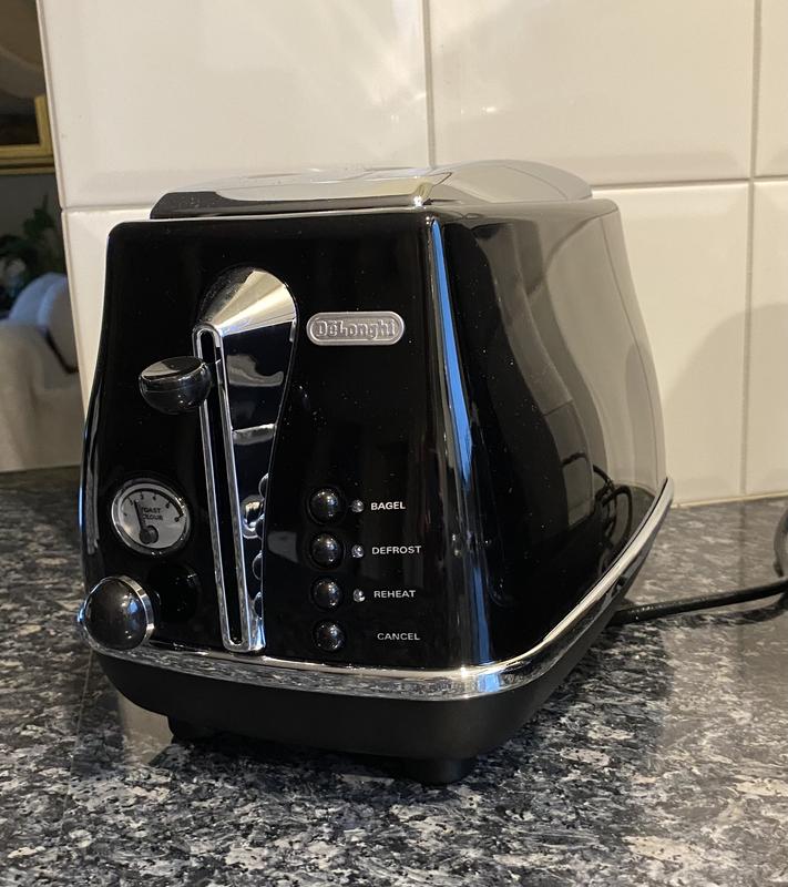 Delonghi 2 outlet slice toaster black