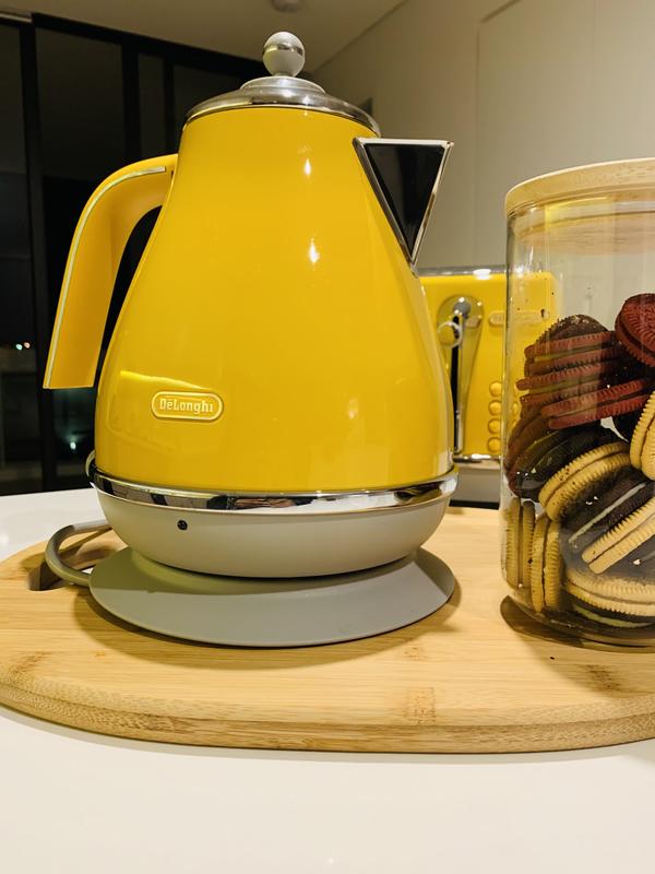 Delonghi Icona Capitals New York Kettle In Yellow KBOC2001Y MYER