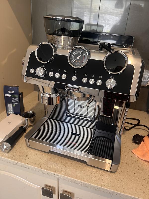 De'Longhi La Specialista Maestro Pump Coffee Machine in Metal - Main Image