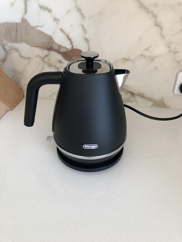 De'Longhi Distinta X Kettle, 1.7L, Matte Black