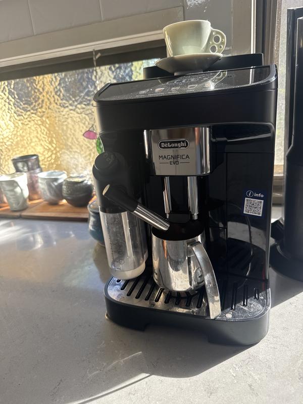 De'Longhi Magnifica Evo Fully Automatic Coffee Machine in Black