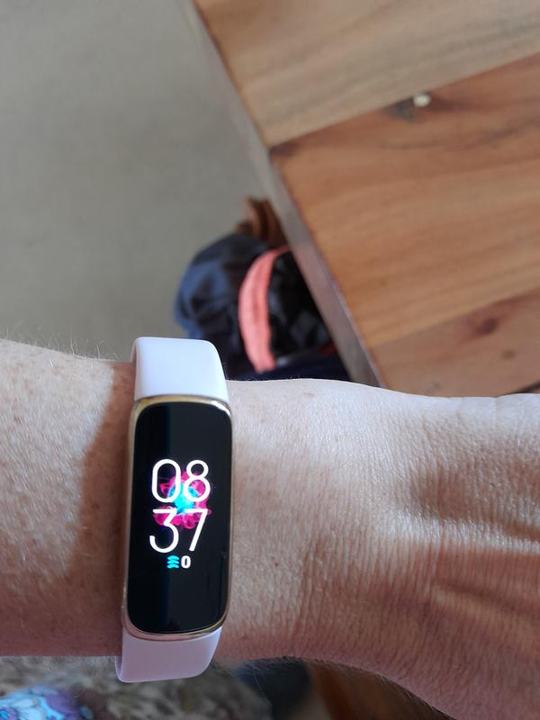 Fitbit luxe スマートウォッチ 本体 ホワイト（Fitbit Luxe トラッカー 