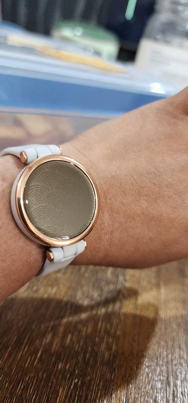 Garmin Lily 'Sport Edition' Smartwatch Rose Gold/Light Sand