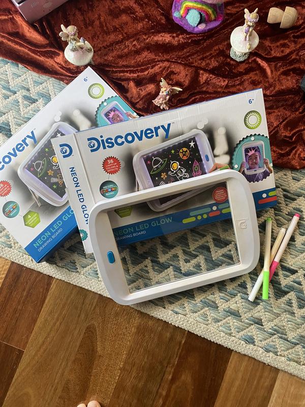 Discovery Kids Neon Glow Drawing Easel w/ 6 Color Markers ( Review ) 