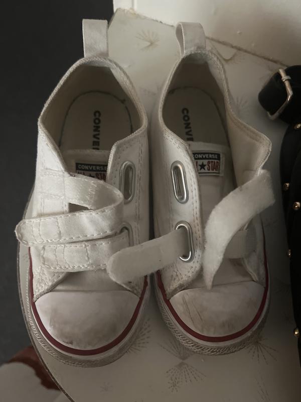 Converse velcro hotsell size 2