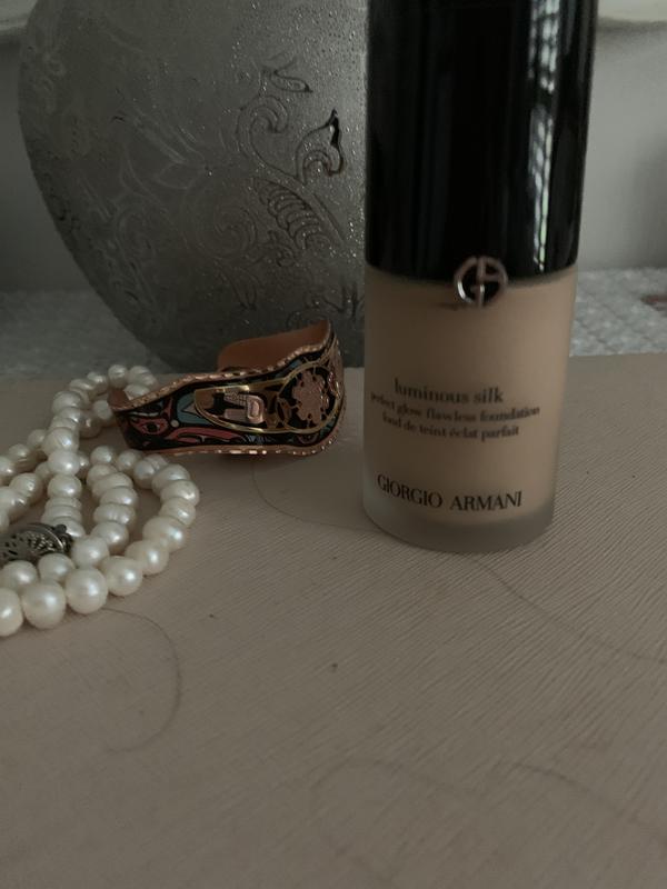 Giorgio Armani Luminous Silk Foundation MYER