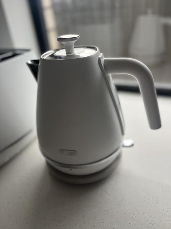 KBIN2001.W Distinta Moments Kettle Sunshine White De Longhi AU