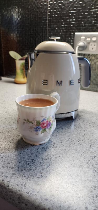 Smeg Mini Kettle - Cream - 47 requests