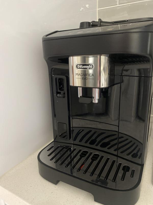 De'Longhi Magnifica Evo Fully Automatic Coffee Machine in Black