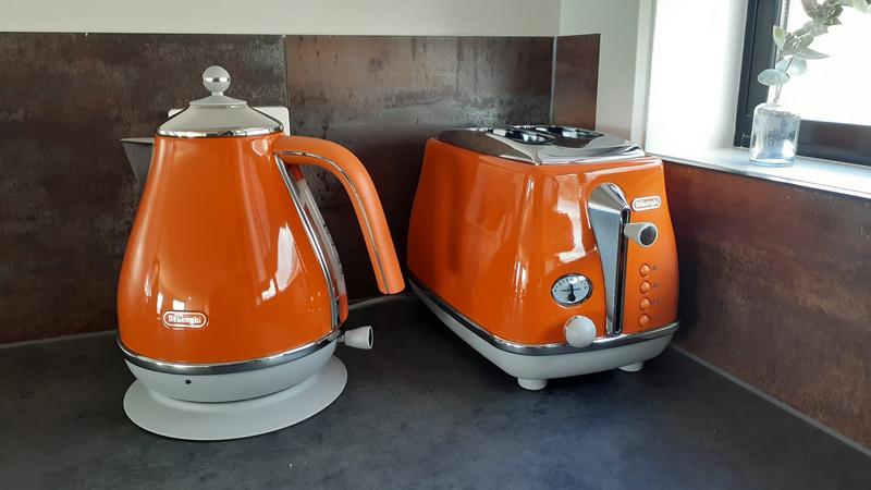 Delonghi Icona Capitals Rome 2 Slice Toaster Orange CTOC2003O MYER