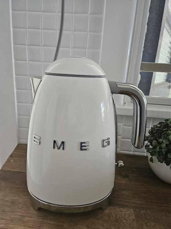 Smeg KLF03WHAU 50s Retro Style Kettle - White at The Good Guys