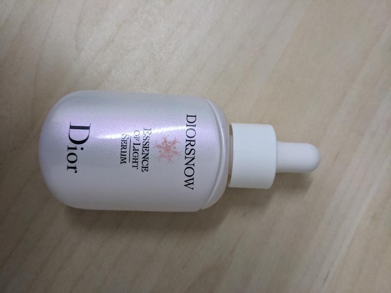 Dior essence of shop light serum review