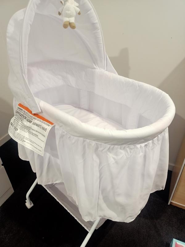 Childcare lullabye clearance bassinet