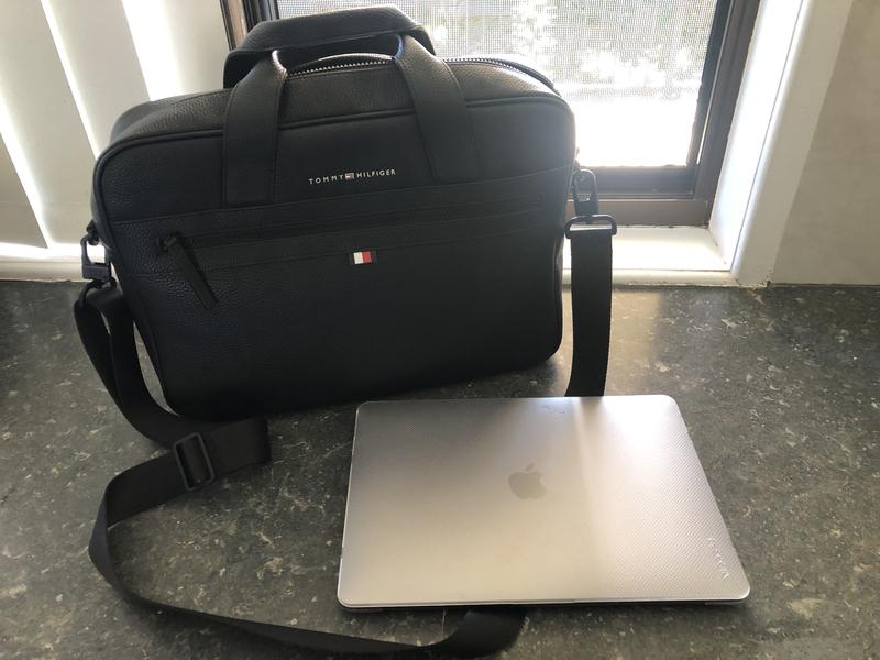 Tommy hilfiger outlet essential computer bag