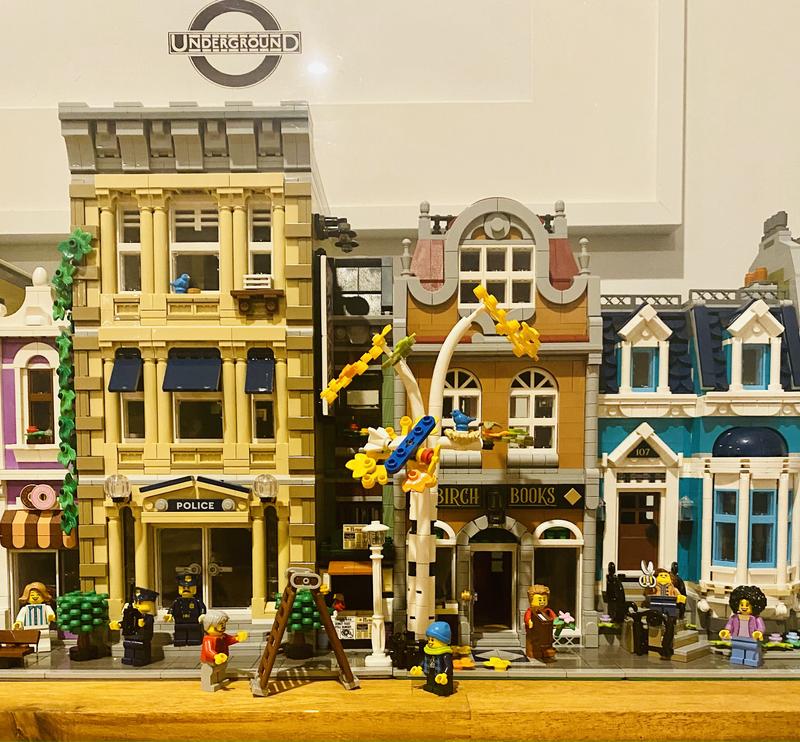 LEGO Bookshop 10270 MYER