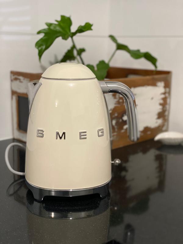 Smeg 50's Style Variable Temperature Kettle Black KLF04BLAU