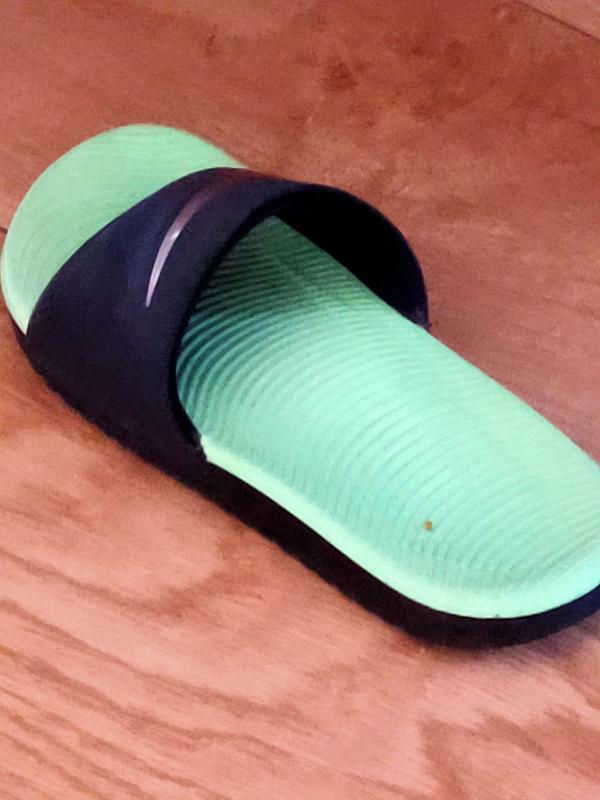 Mint green hot sale nike slides