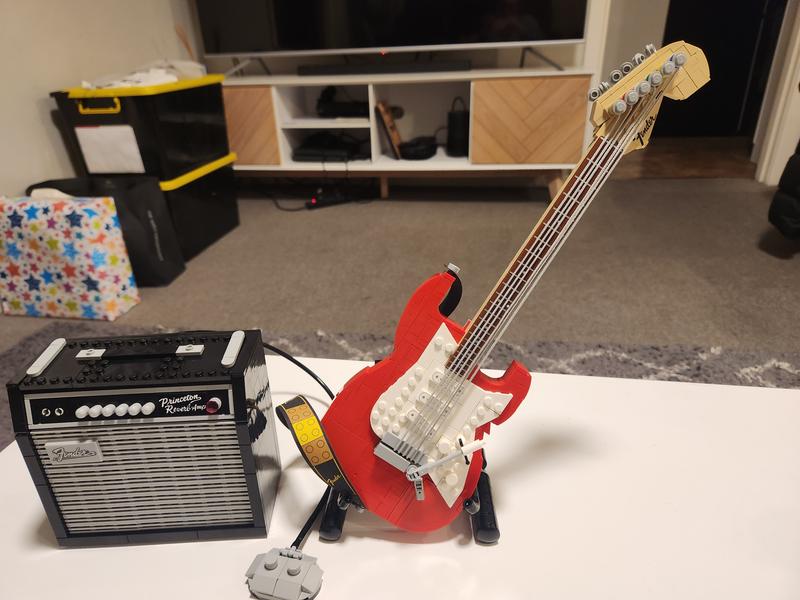 Is this worth $100?  LEGO IDEAS Fender Stratorcaster Review 