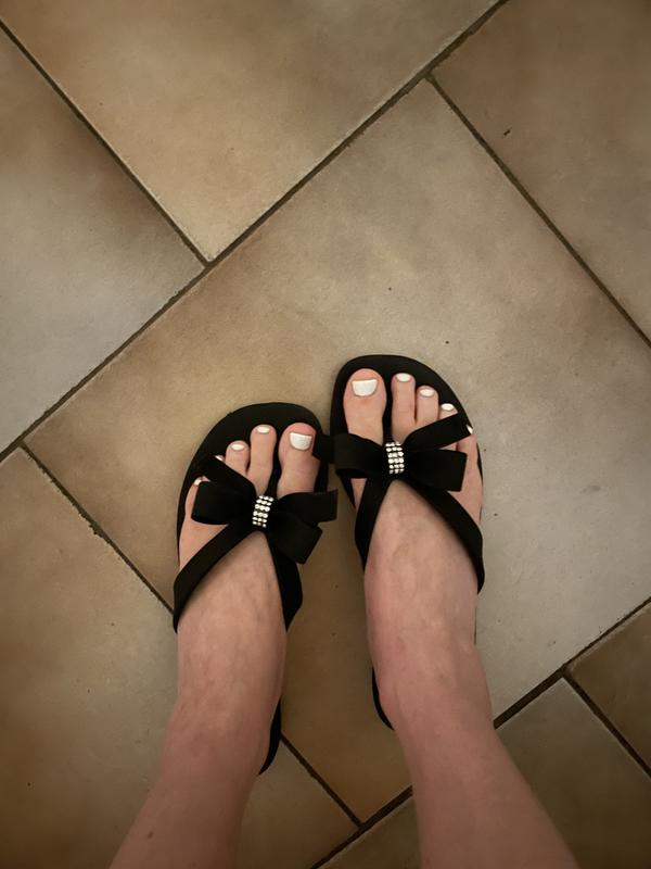 Guess black flip flops with clearance bow