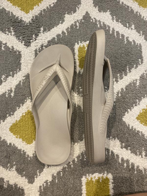 Archies Arch Support Thongs In Taupe