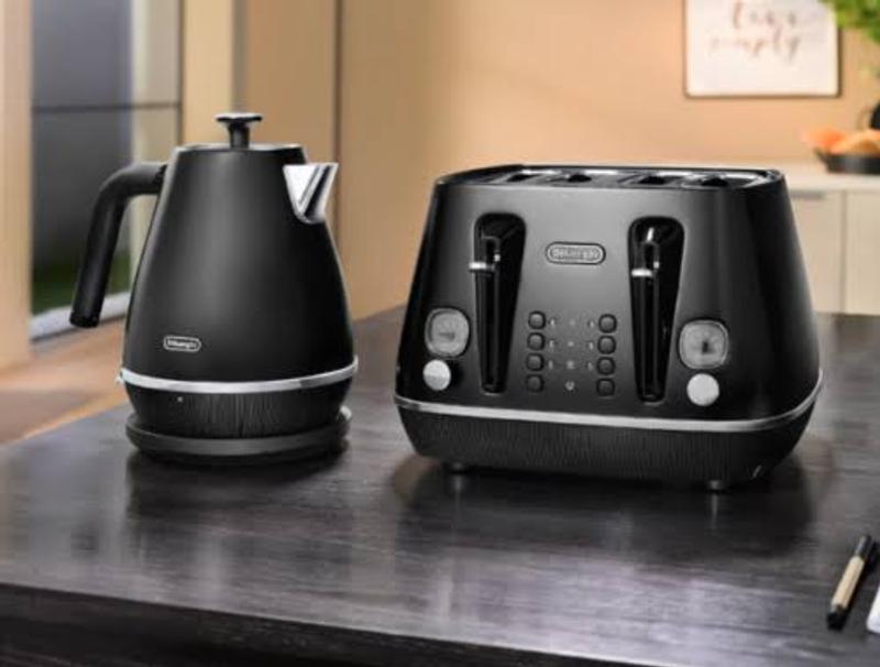 Distinta Moments 4 Slice Toaster – Black – National Product Review
