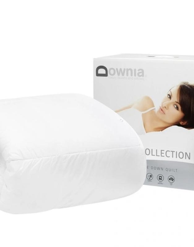 Downia white collection quilt best sale