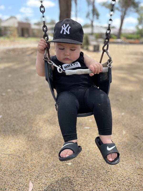 Baby boy clearance nike slides