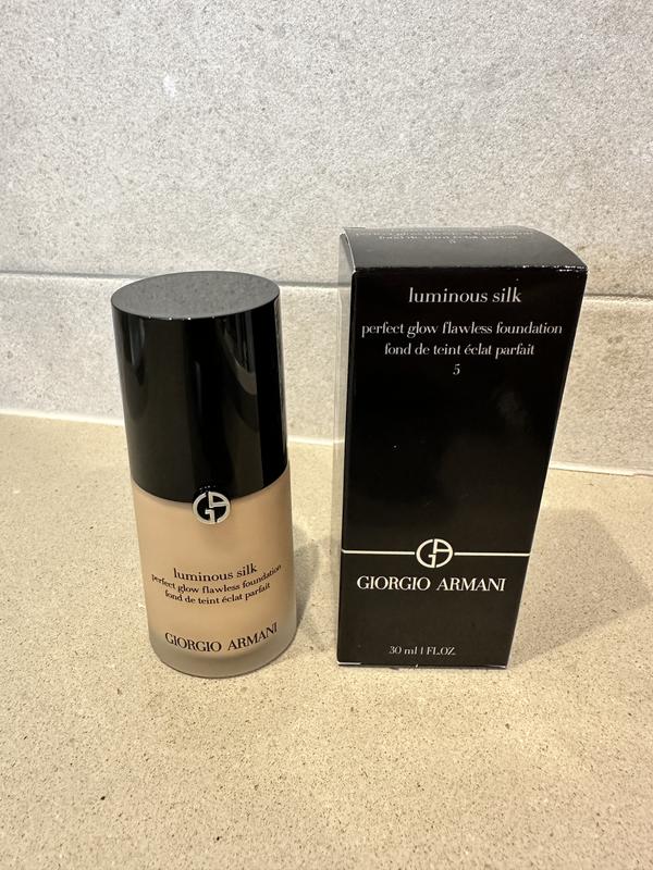 Giorgio armani luminous outlet silk foundation myer