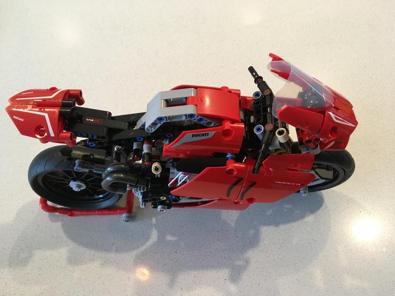 LEGO Technic Ducati Panigale V4 R 42107 MYER