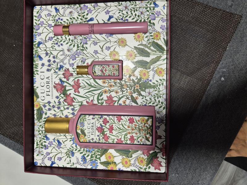 グッチGUCCI FLORA Gorgeous Gardenia ボックス付き Gucci Flora Gorgeous Gardenia coffret cadeau pour femme