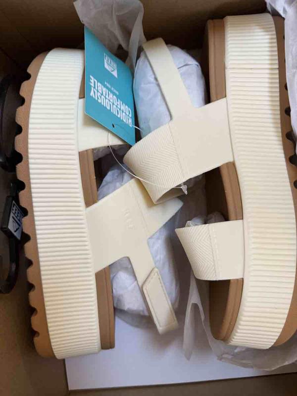 Review Thumbnail Image 1 243211575