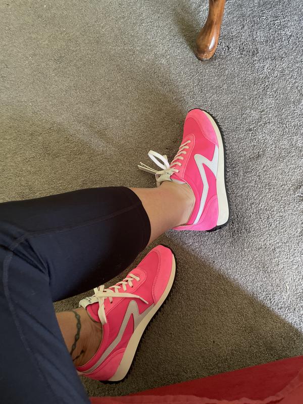 Review Thumbnail Image 0 218858319