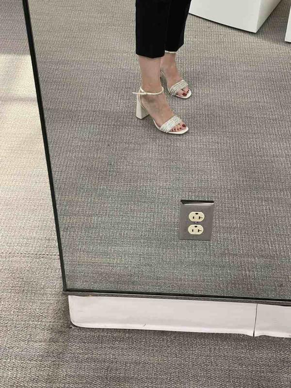 Review Thumbnail Image 1 217979327