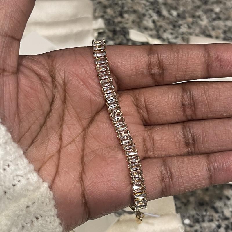 Review Thumbnail Image 0 225882600