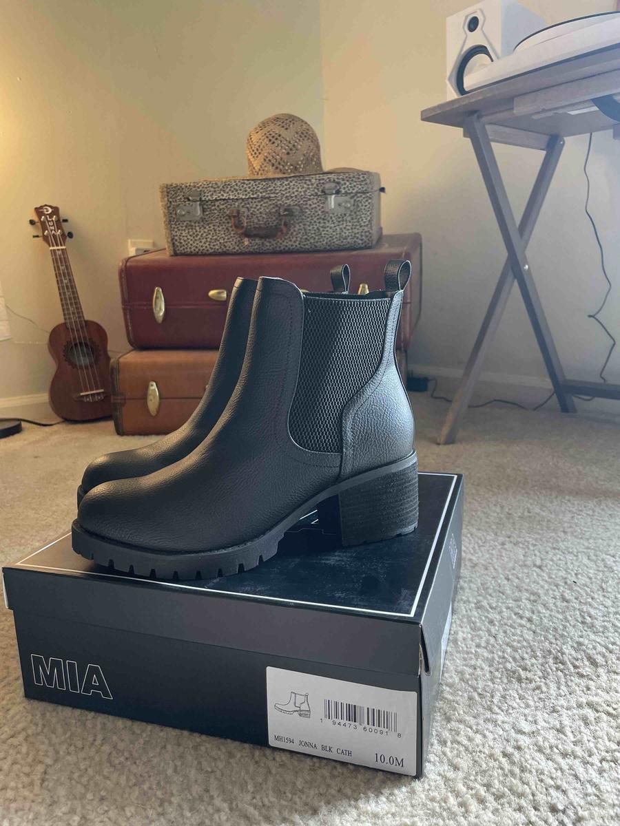 Review Thumbnail Image 0 209756514