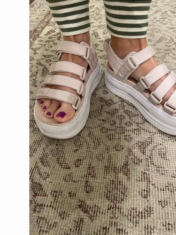 Review Thumbnail Image 1 215487085